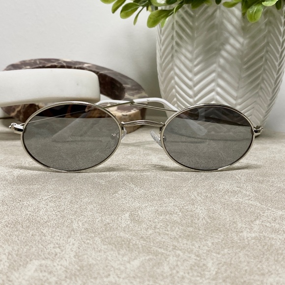 VINTAGE 53mm Round Silver Metal Frame Sunglasses with Reflective Lens | Preowned - Picture 1 of 9
